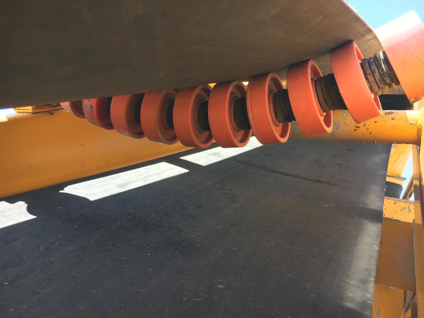 ./imagenes/INVOICE/2019/16119/PAVIMENTADORA PARA BORDES COMACO GT-3600 (8).JPG